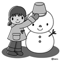 雪だるまを作る女の子（モノクロ）